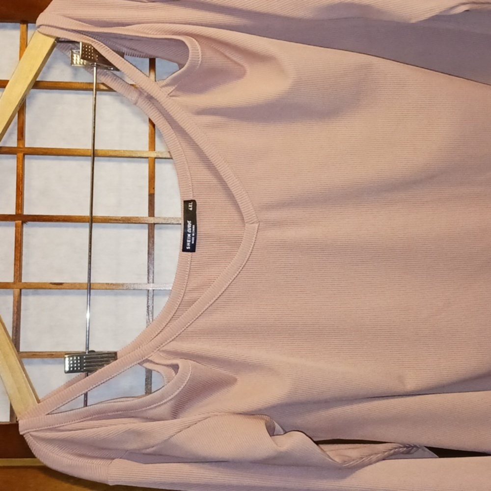 Women's Top - Picture 2 of 9